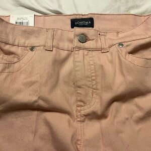 Brand new Capri pants in CAMEO PINK!